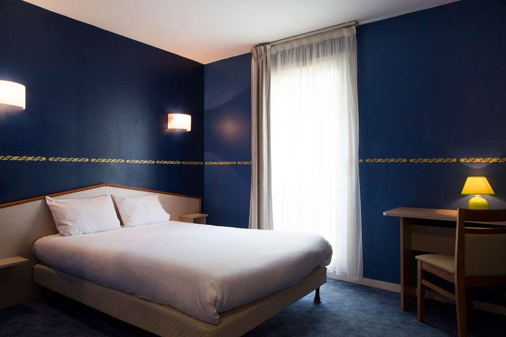 Brit Hotel Le Lion D'Or Chinon Pokoj fotografie