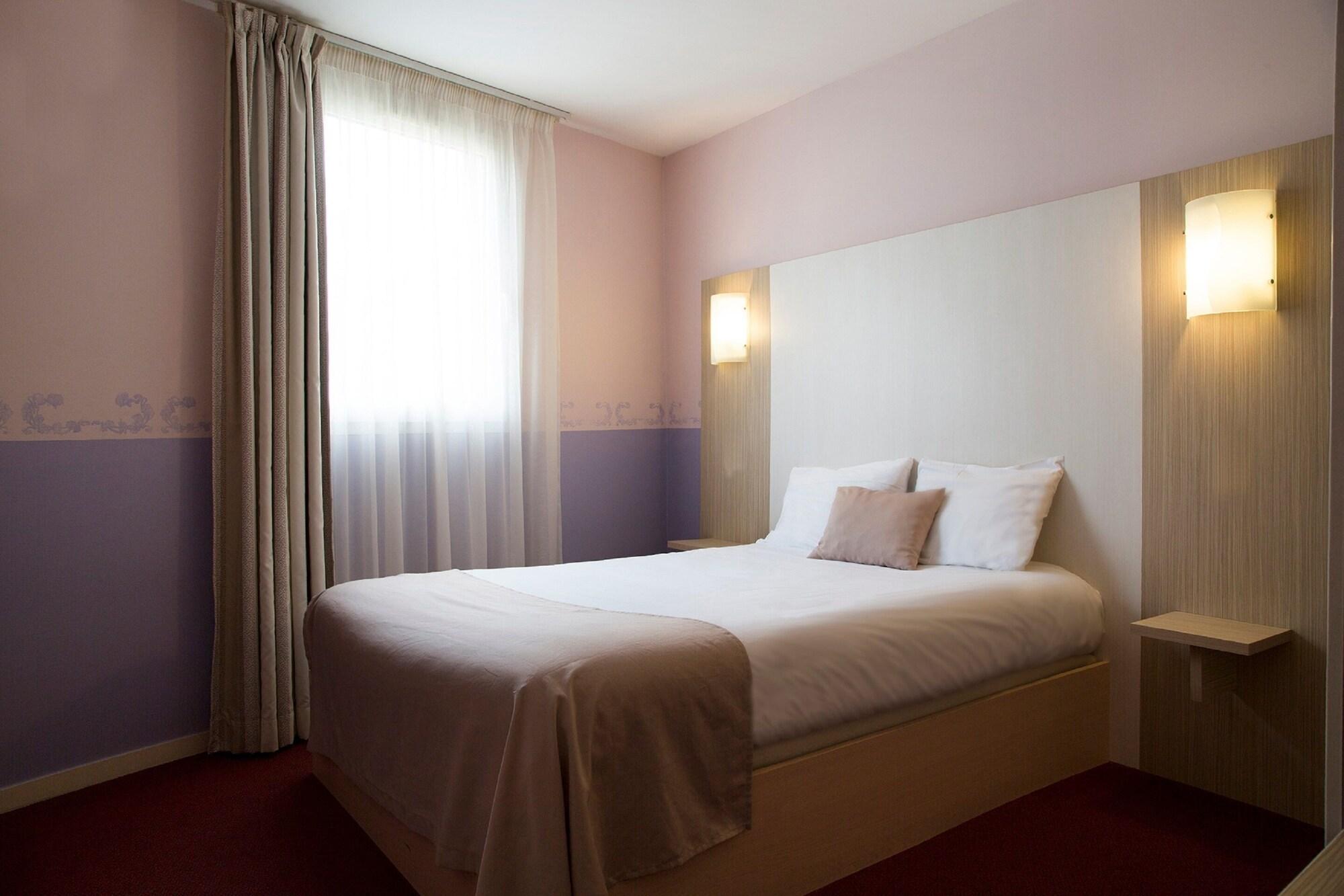 Brit Hotel Le Lion D'Or Chinon Exteriér fotografie